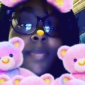 Meet your Posher, Kenyatta